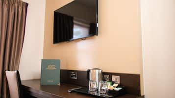 Standard Double Room, Private Bathroom | Interior