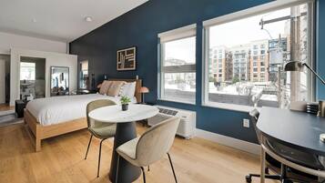 1 bedroom, desk, iron/ironing board, WiFi