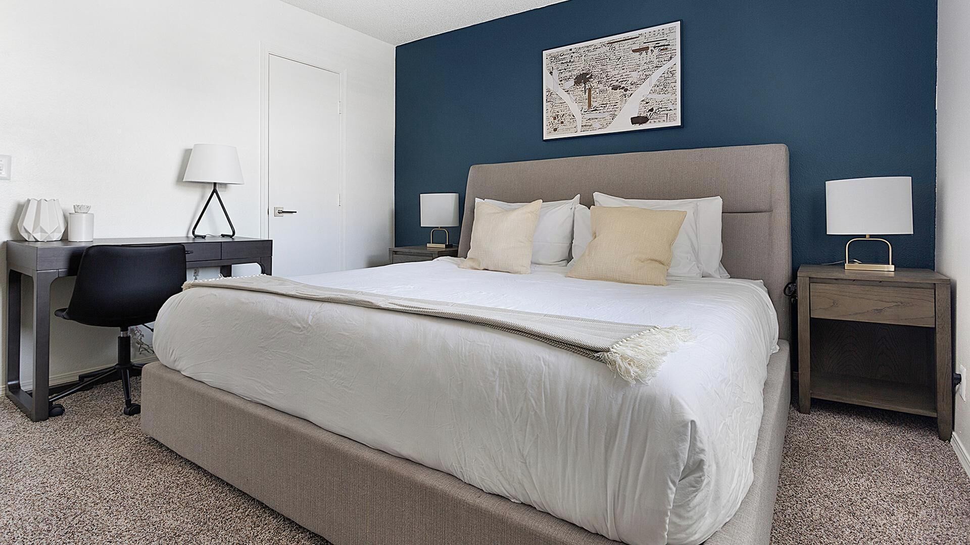 1 chambre, bureau, fer et planche à repasser, Wi-Fi