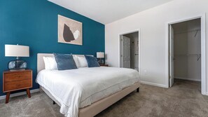 2 bedrooms, desk, iron/ironing board, WiFi