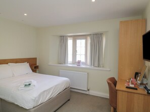 1 bedroom, individually decorated, individually furnished, free WiFi