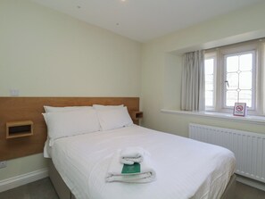 1 bedroom, individually decorated, individually furnished, free WiFi - Harcombe House Rooms - First Floor Double (Newton Abbot)