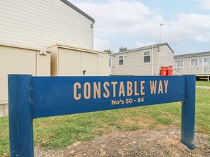 المنطقة المحيطة بالمنشأة