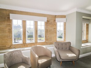 Interior - Harcombe House Rooms - First Floor Double (Newton Abbot)