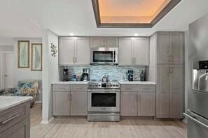 Fridge, microwave, stovetop, dishwasher