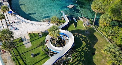 Quiet 2BR Coastal Getaway Near Pine Island Beach & Weeki Wachee