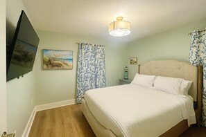 2 bedrooms, iron/ironing board, free WiFi, bed sheets