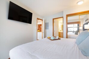 2 bedrooms, desk, iron/ironing board, free WiFi