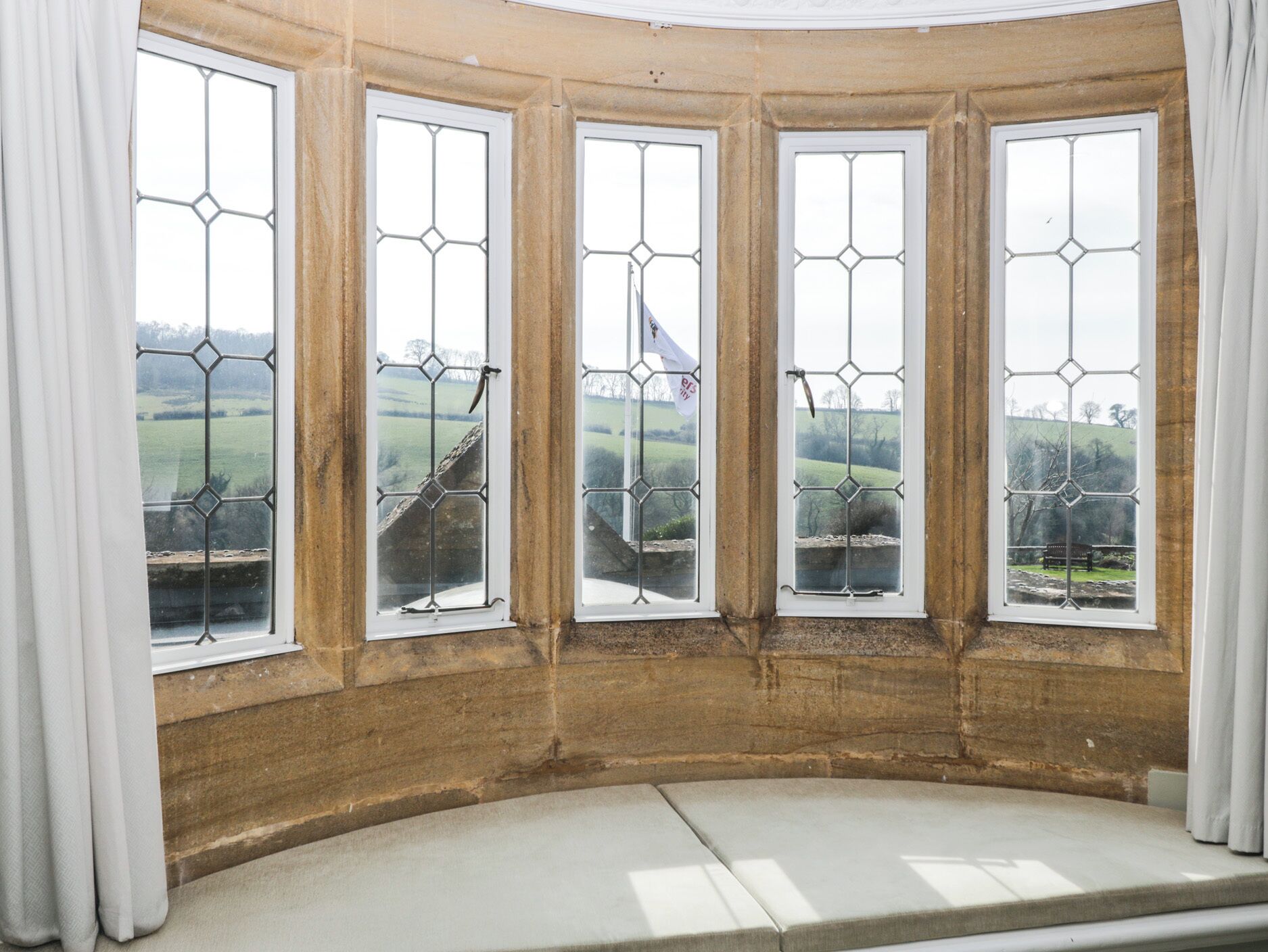 المنشأة من الداخل