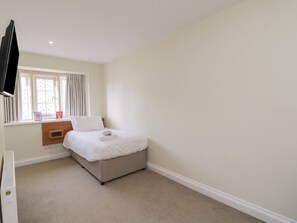 1 bedroom, individually decorated, individually furnished, free WiFi - Harcombe House Rooms - First Floor Single (Newton Abbot)