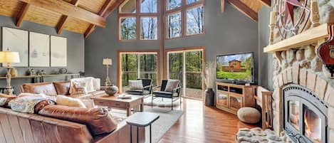 TV, fireplace