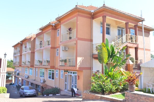 1 bedroom, desk, laptop workspace, free WiFi