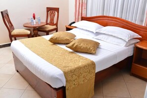 Deluxe Room, Balcony, Lake View | 1 bedroom, desk, laptop workspace, free WiFi
