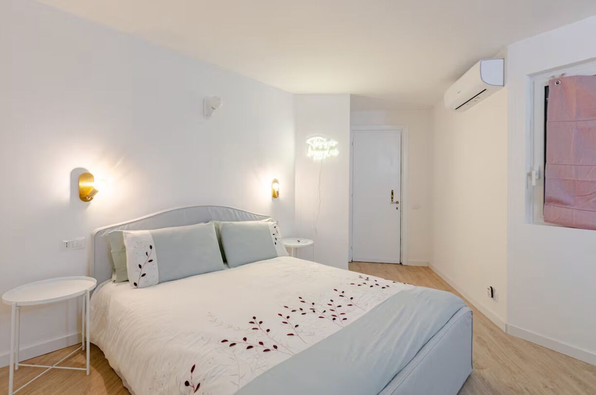 1 habitación, tabla de planchar con plancha, wifi gratis y ropa de cama 