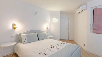 1 habitación, tabla de planchar con plancha, wifi gratis y ropa de cama