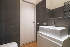 شقة مريحة - منظر للمدينة | حمام