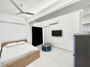 1 bedroom, iron/ironing board, WiFi, bed sheets