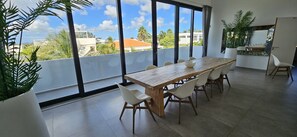 Dining - Spacious 9-bedroom villa in enchanting Jan Thiel with WiFi, fitness room (Jan Thiel)