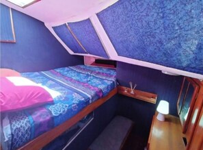 WiFi, bed sheets