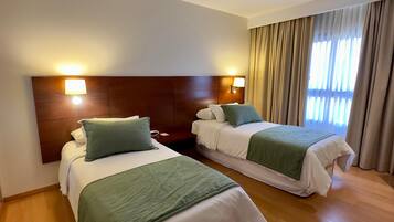 Habitación estándar con 1 cama matrimonial o 2 individuales, vista a la montaña | 1 habitación y ropa de cama de alta calidad