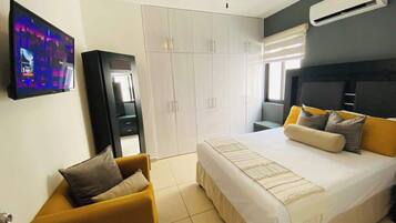 2 Schlafzimmer, BĂŒgeleisen/BĂŒgelbrett, Reisekinderbett, WLAN