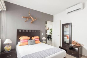 2 bedrooms, iron/ironing board, travel cot, WiFi