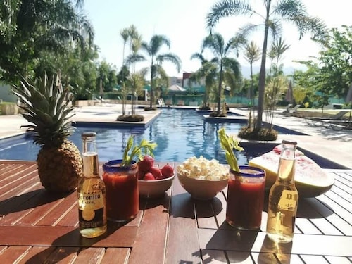 Residencial Bambú, Pool, Near Town, Beach 10 mins