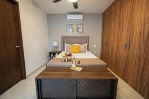 1 bedroom, iron/ironing board, travel cot, WiFi