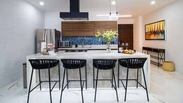 Fridge, microwave, oven, stovetop