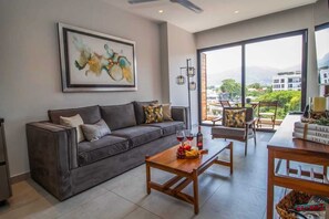 TV - Mountainview Balcony, Near Dining & Beach (Puerto Vallarta)