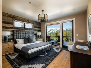 6 bedrooms, WiFi - NEW! 7 Deep Forest 6-Bedroom Home with Mountain view (Big Sky)