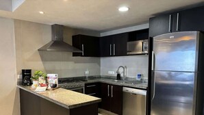Private kitchen - Venetian Beach Front & Mountain View, Great Location (Puerto Vallarta)