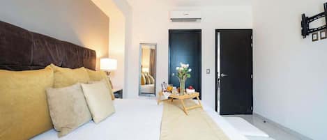 1 bedroom, iron/ironing board, travel crib, WiFi