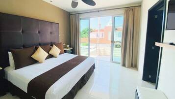 1 habitación, tabla de planchar con plancha, cuna de viaje y wifi