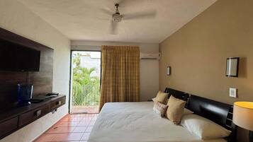 2 bedrooms, iron/ironing board, travel cot, WiFi