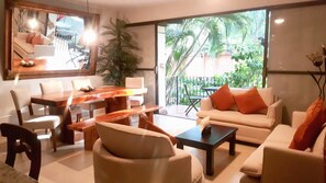 TV - Tropical Oasis, Pools & Serene Getaway in Vallarta (Puerto Vallarta)