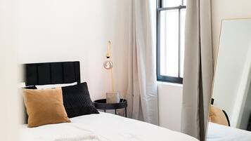 2 bedrooms, iron/ironing board, travel cot, WiFi