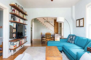 テレビ、書斎 / ワークスペース