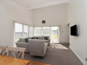 Living area - Fern &amp; Fable at Harcombe House (Newton Abbot)