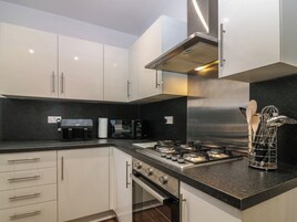 Dishwasher, cookware/dishes/utensils