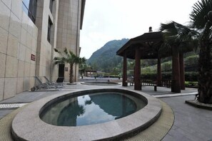 Hồ bơi