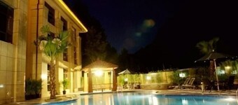 Chongqing Wansheng Hei Valley Yaolai Hotel