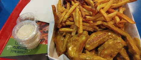 Alimentos y bebidas