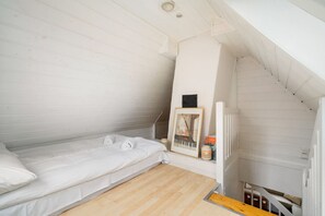 3 quartos, escrivaninha, berço de viagem, Wi-Fi