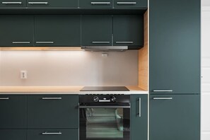 Réfrigérateur, four, plaque de cuisson, lave-vaisselle