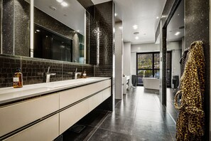 Interior - Exclusive Penthouse with Bryggen Views (Bergenhus)