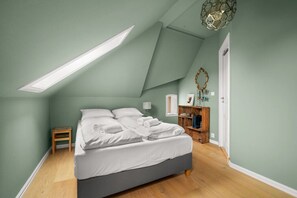 3 bedrooms, desk, iron/ironing board, WiFi - Klosteret Townhouse Rooftop view included! (Bergenhus)