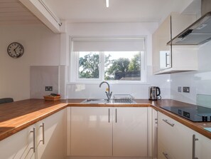 Køkkentøj/tallerkener/redskaber