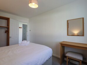 2 bedrooms, individually decorated, individually furnished, free WiFi - Pebble &amp; Pine (Newton Abbot)