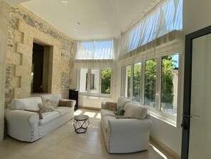 Smart-TV, Stereoanlage